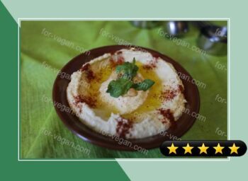 Hummus (Lebanese Chickpea Spread) recipe