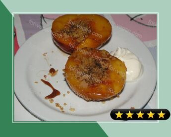 Fried Peaches With Honey, Cinnamon, Pistachio and Breadcrumbs recipe