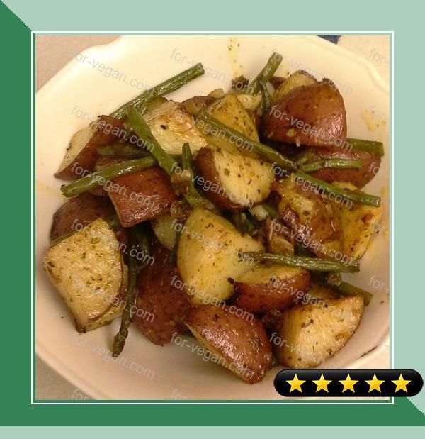 Roasted Garlic Red Potatoes with Green Beans recipe