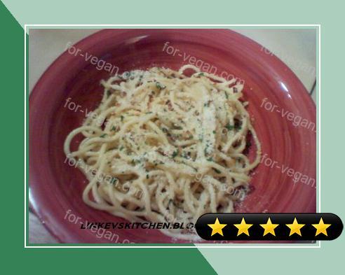 Moms Pasta con Aglio e Olio (Spaghetti with Garlic Oil and Red Pepper Flakes) recipe