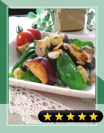 Green Bell Pepper and Shiitake Garlic Stir-Fry recipe