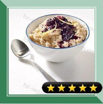 Steel-Cut Oats with Cinnamon-Blueberry Compote recipe