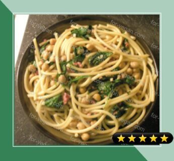 Curly Pasta With Spinach and Chickpeas recipe