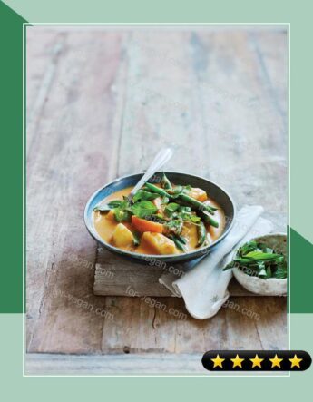 Thai Green Bean Curry with Pineapple and Sweet Potatoes recipe