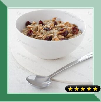 Overnight Oatmeal with Almonds and Dried Cranberries recipe