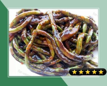 Yucky Earth Worm (VEGAN HOLLOWEEN 2013 ) Longbean In Spicy Black Pepper Sauce recipe
